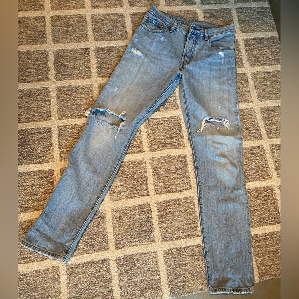 Levi’s 501 - Distressed